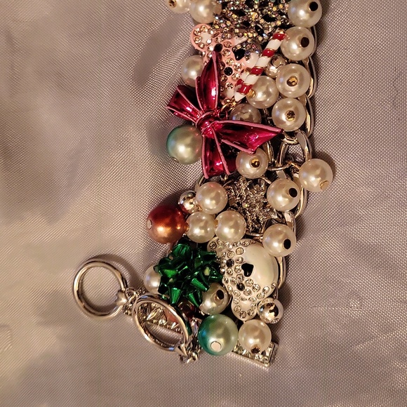 Betsey Johnson holiday polar bear Gift Bows Snowflake - Picture 4 of 9